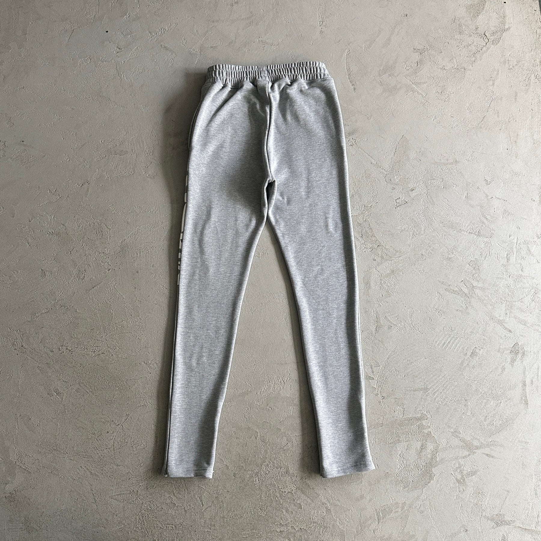 Conjunto Syna World “Safety Grey“