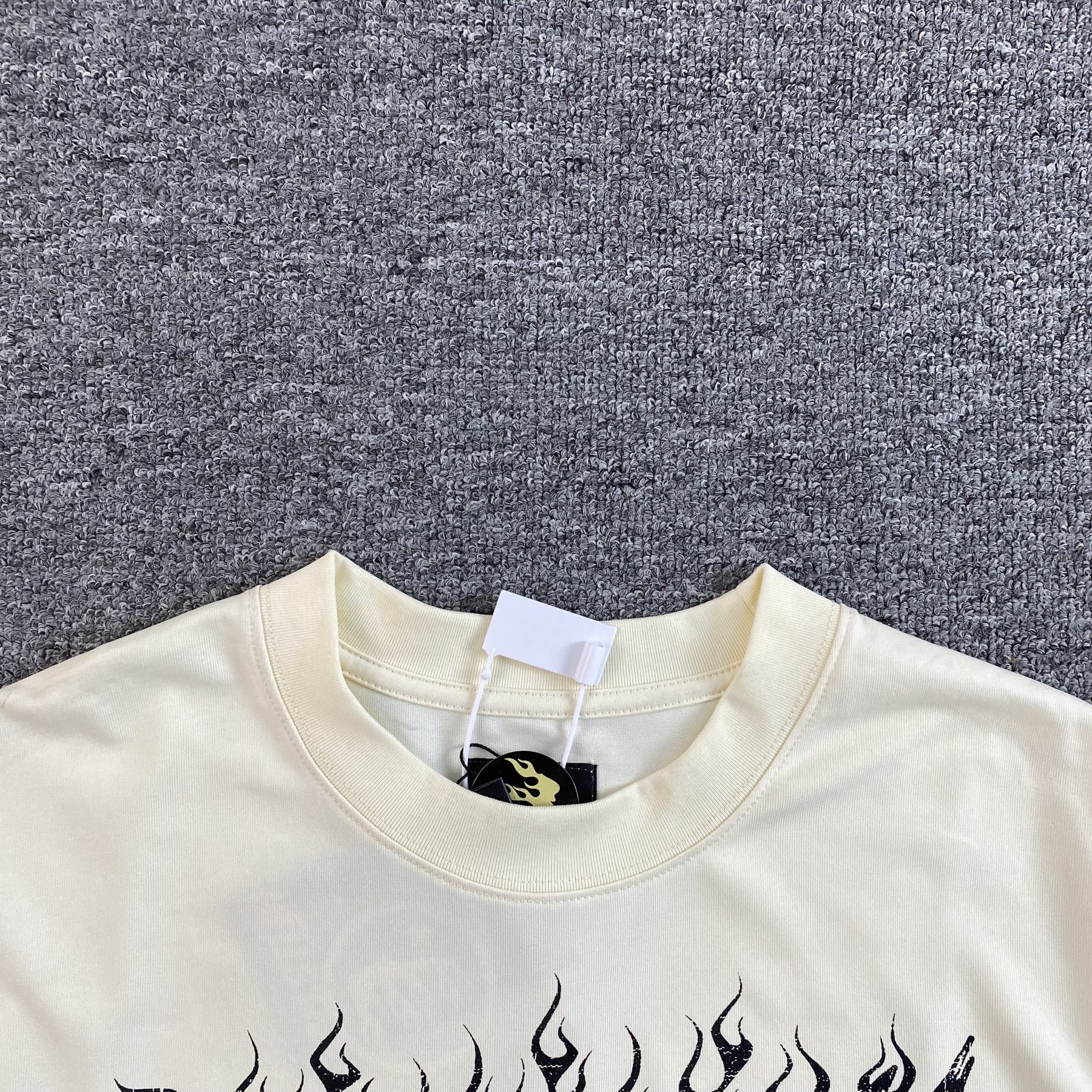 Camisa Hellstar “Morality doesn't exist in space only in the spaces between people"