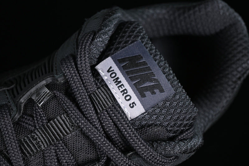 Vomero 5 “Anthracite"