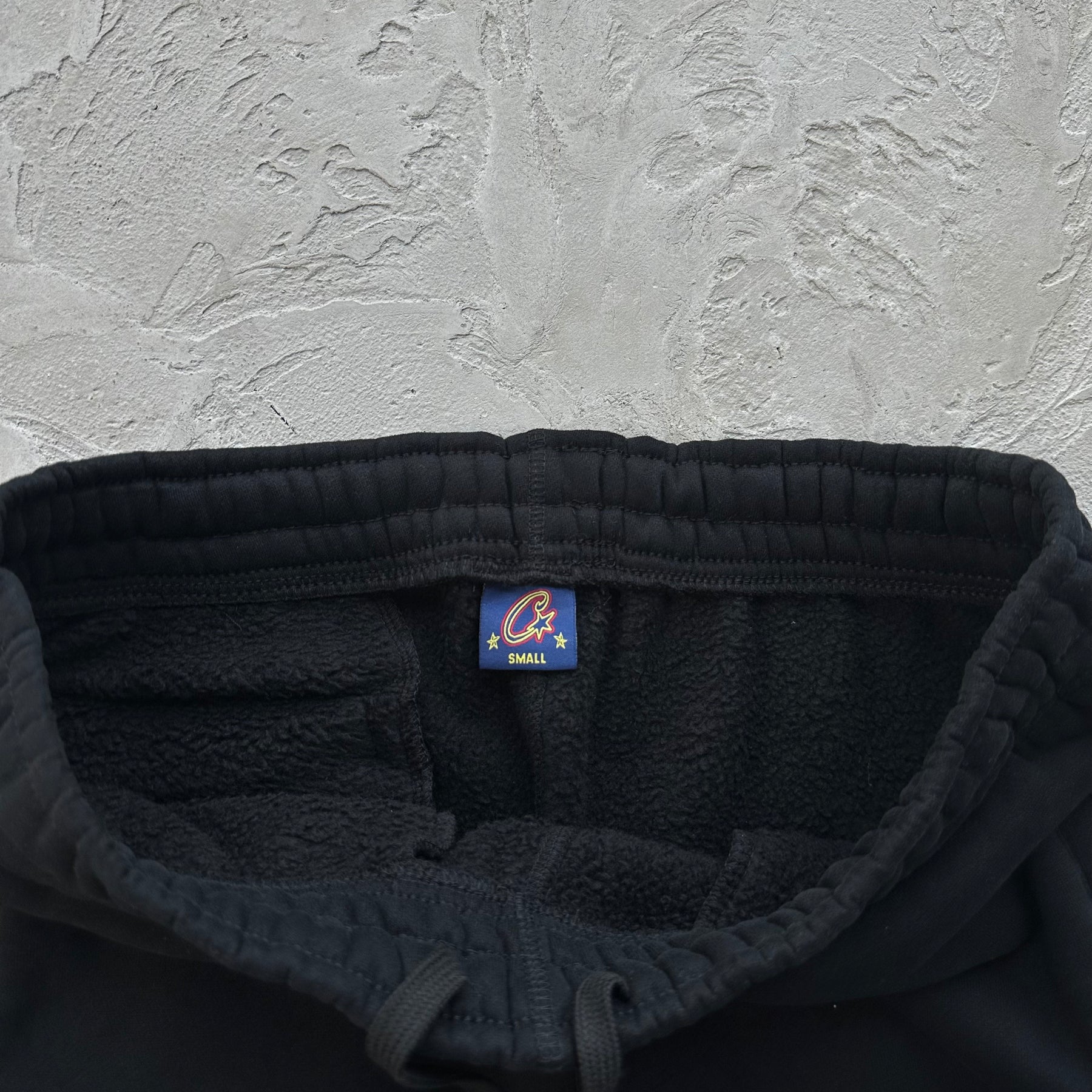 Conjunto Corteiz “College Arch Open” ( Preto )