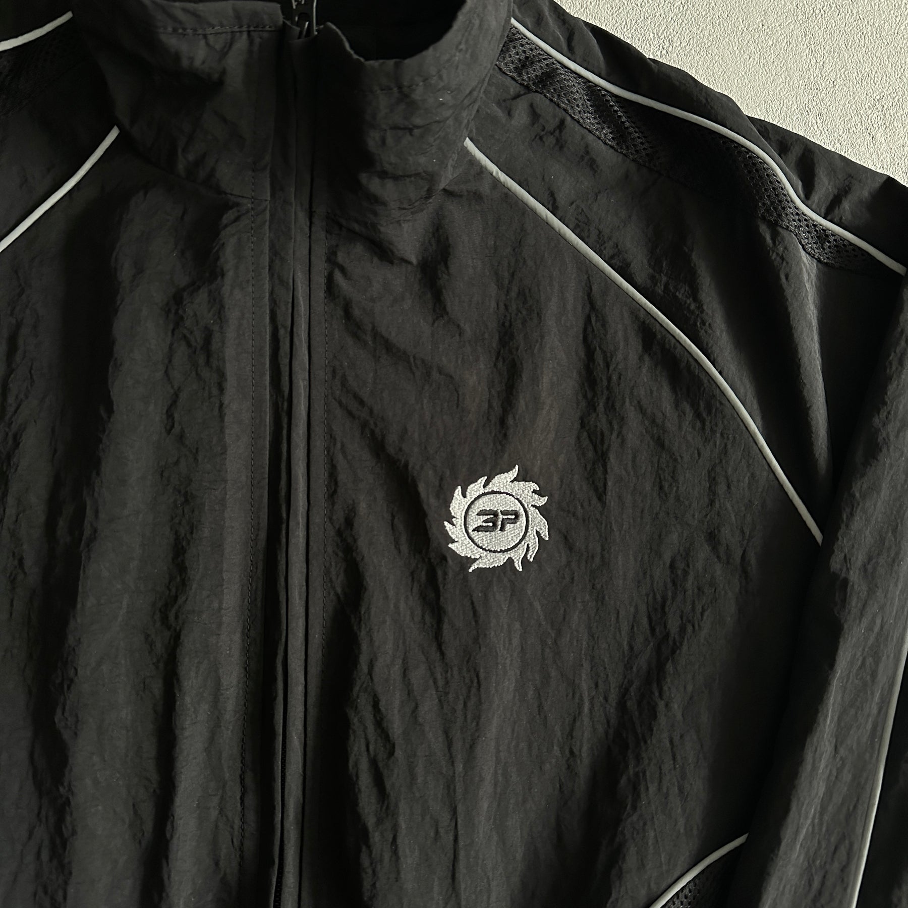 Conjunto Broken Planet “BPM Performance Midnight black”