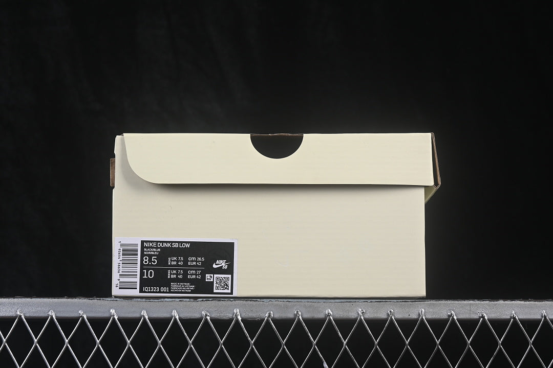 Dunk x Bluetile “Pitch Blue Black”