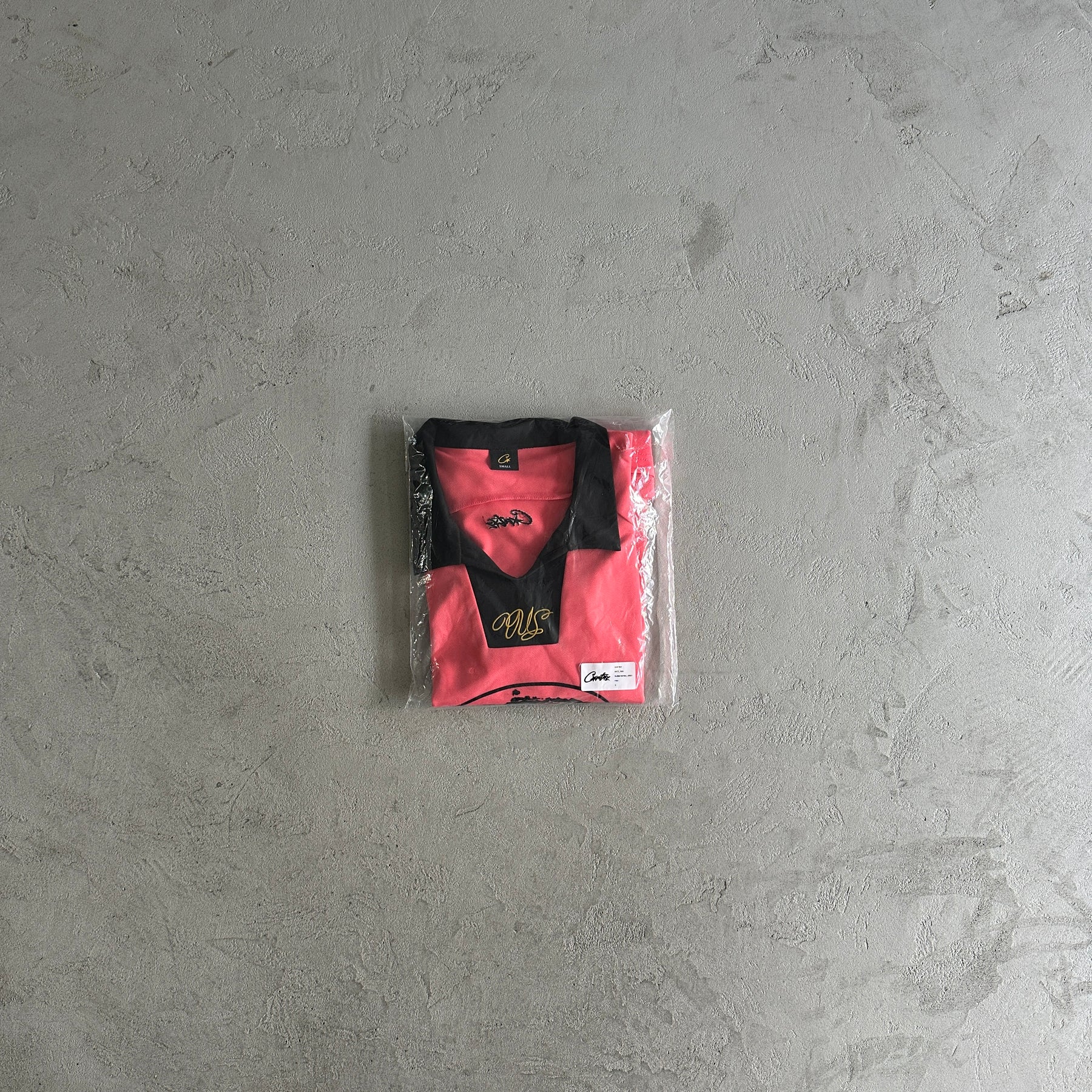 Camisa Corteiz ”Talismo” ( Rosa e Preto )