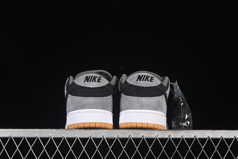 Dunk “Dark smoke grey”