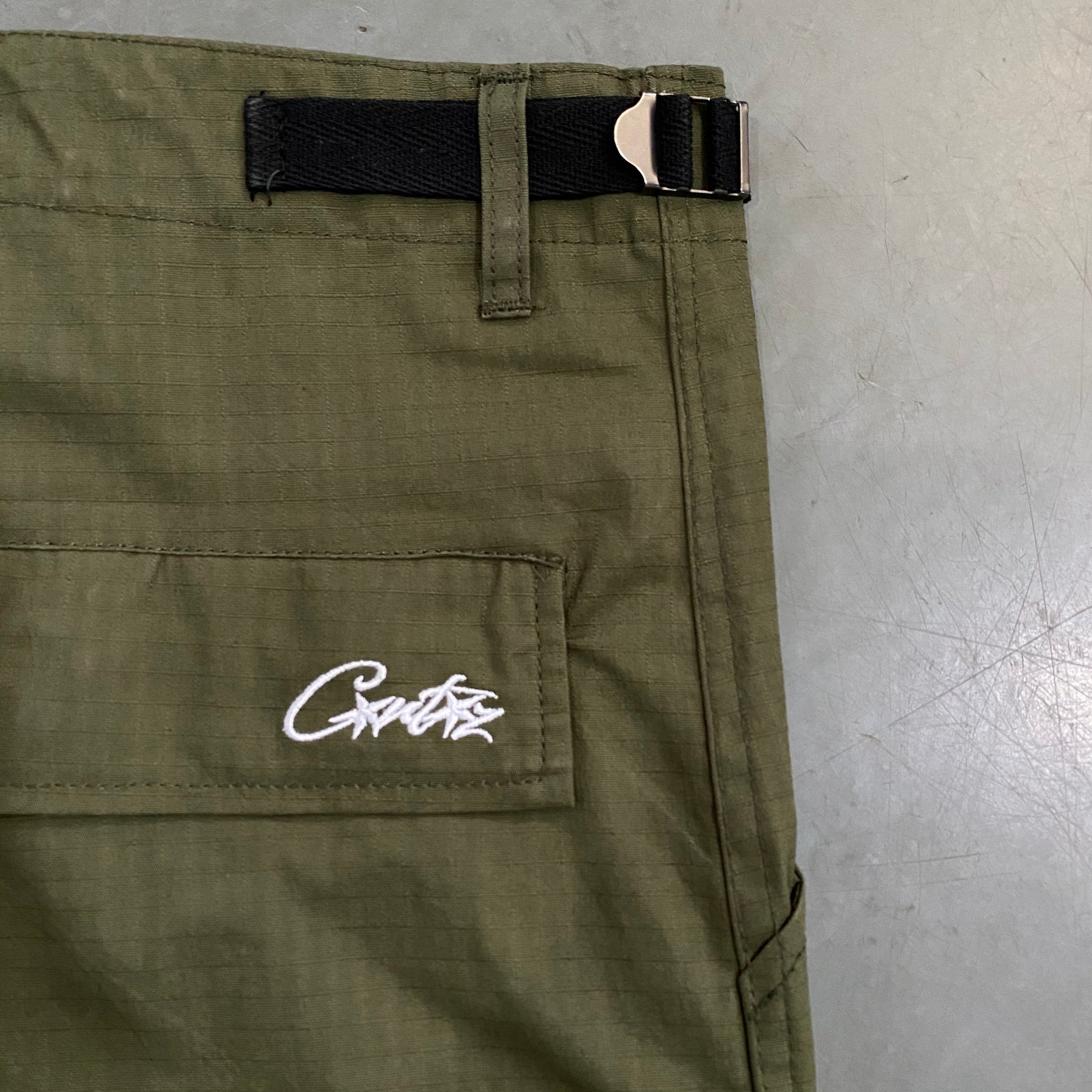 Shorts Corteiz “Mula Guerilla” ( Verde Com Branco )