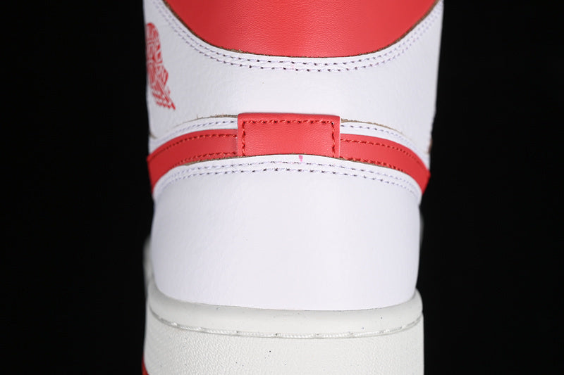 Air Jordan 1 High “White Dune Red”