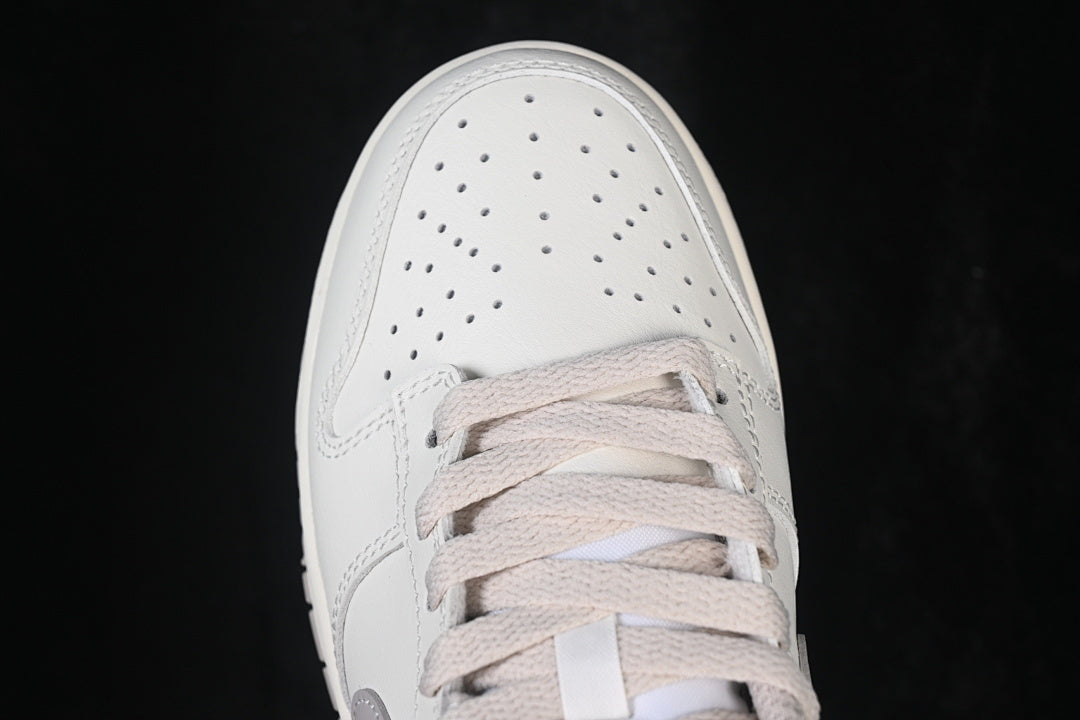 Dunk “Light Smoke Grey”