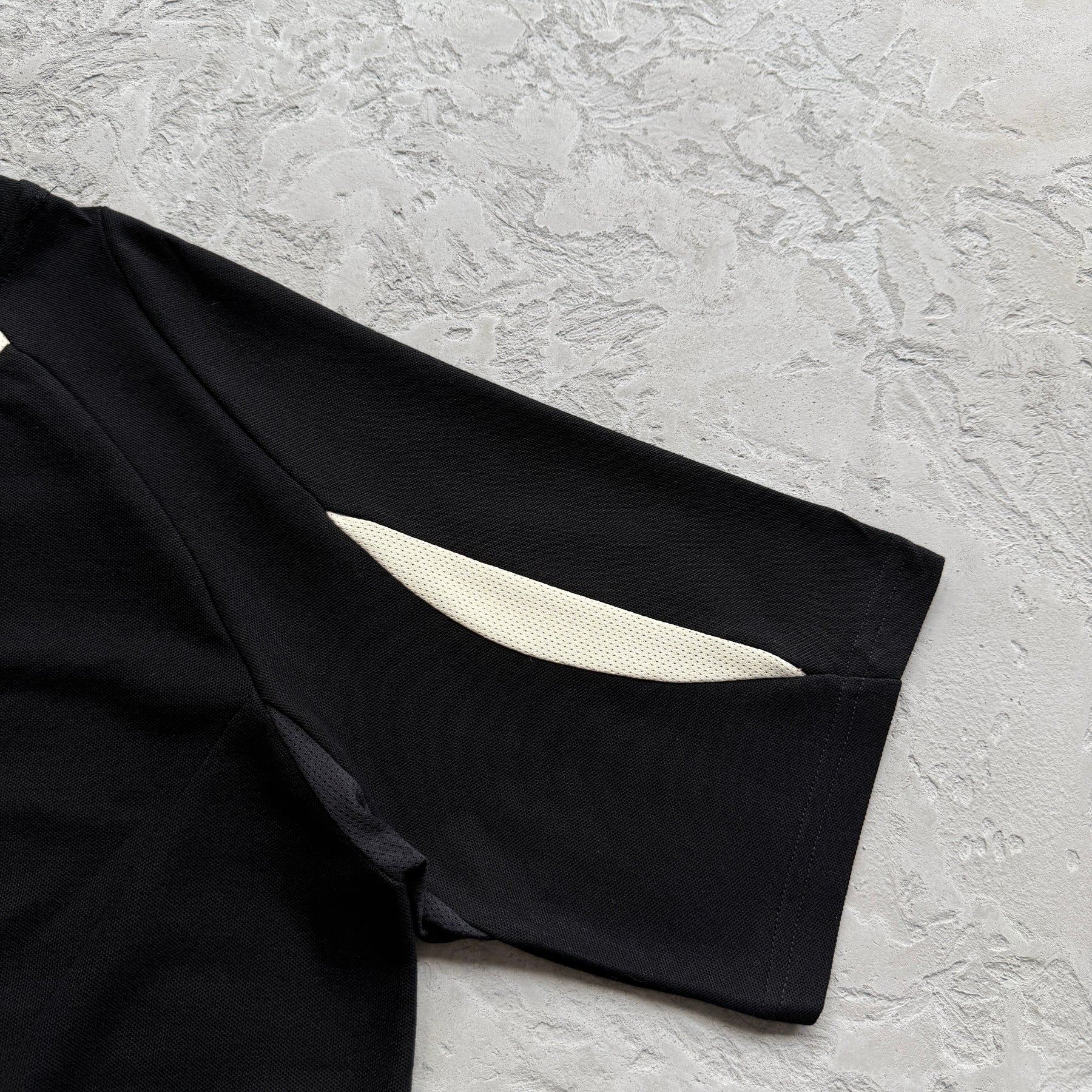 Camisa Mertra “Black Wisp”