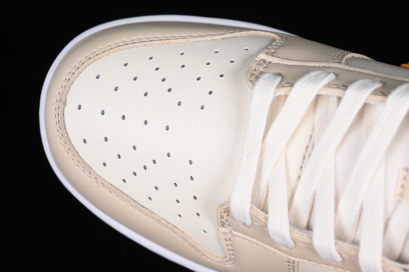 Dunk “Light Tan”