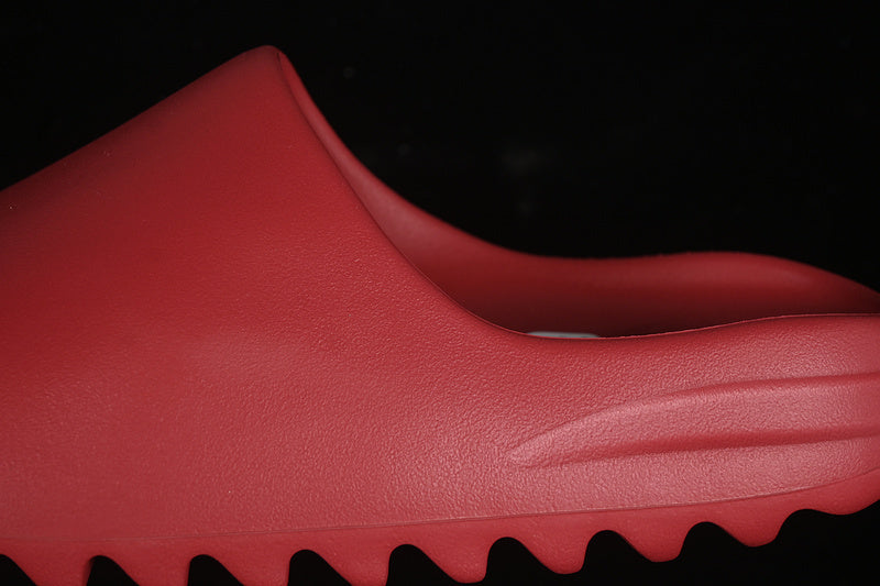 Yeezy Slide “Varsity Red”