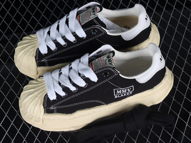 Mihara Yasuyu “Shell Head” ( Preto )