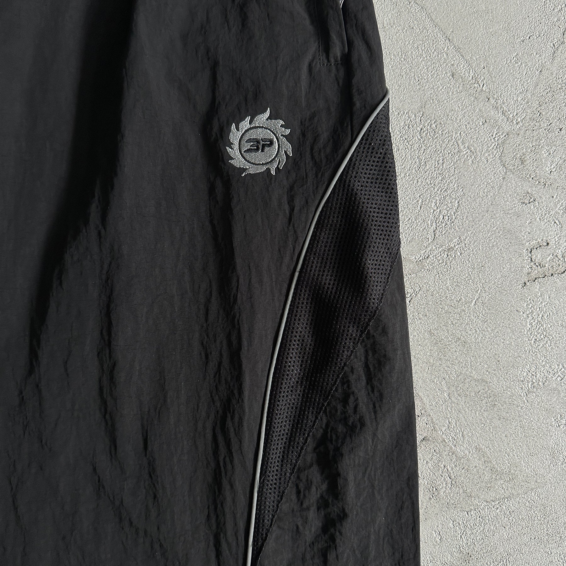 Conjunto Broken Planet “BPM Performance Midnight black”