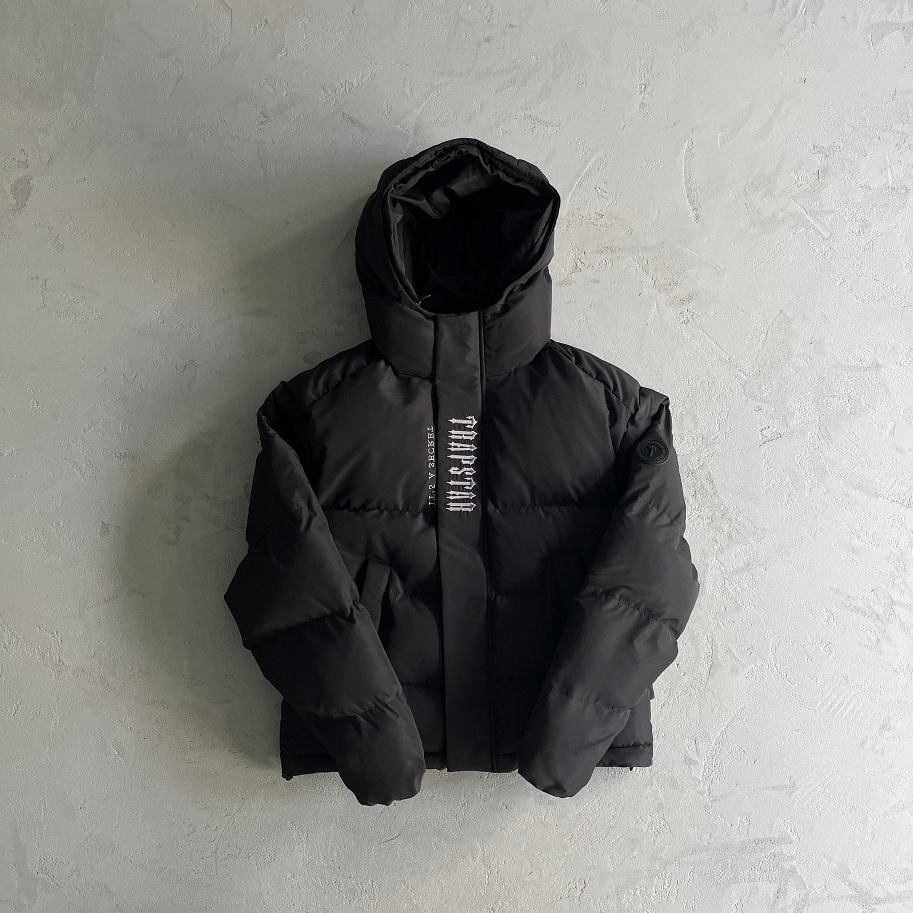 Jaqueta Trapstar “Decoded 2022 Hooded” ( Blackout )