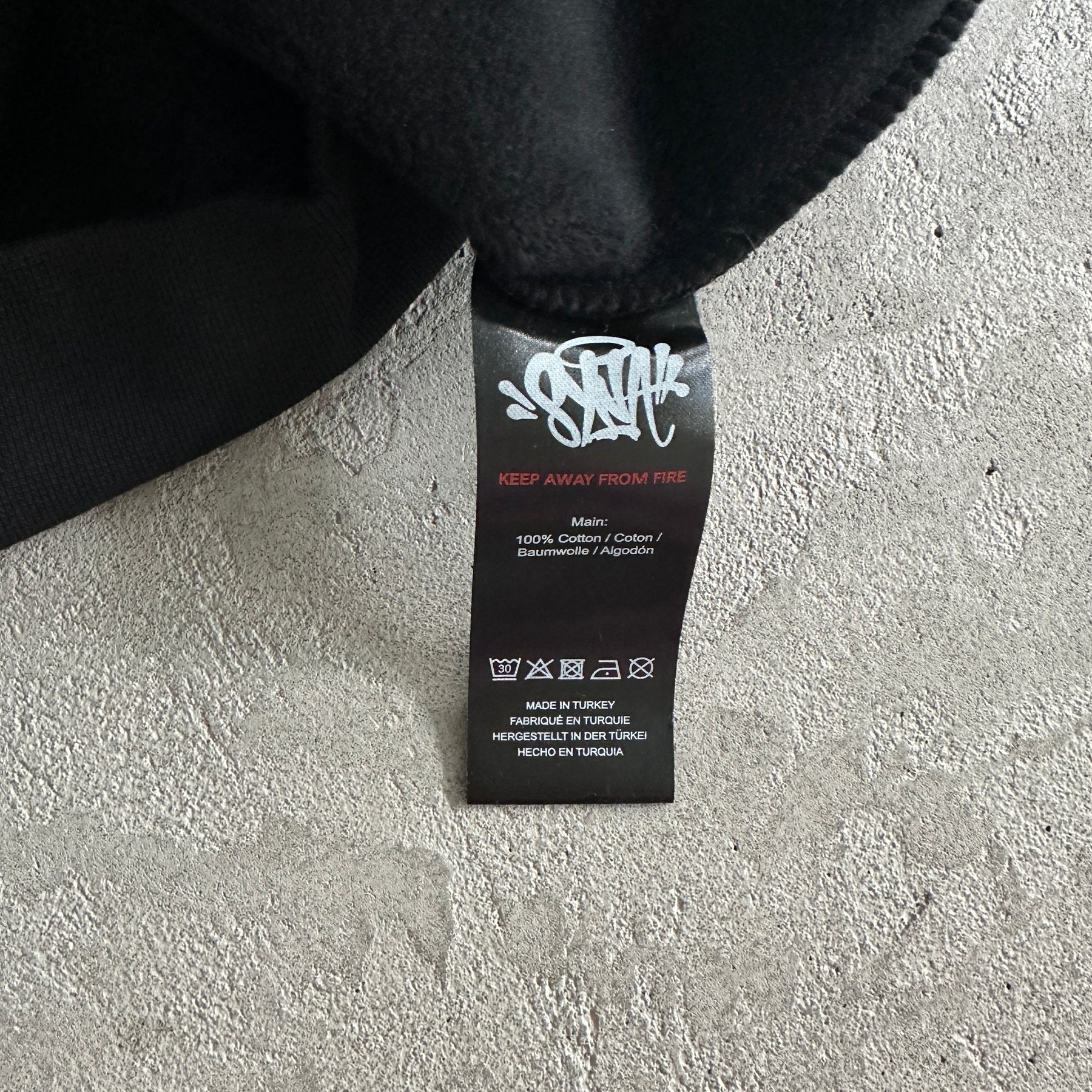 Conjunto Syna World “Crest Oth“ ( Preto e Amarelo )