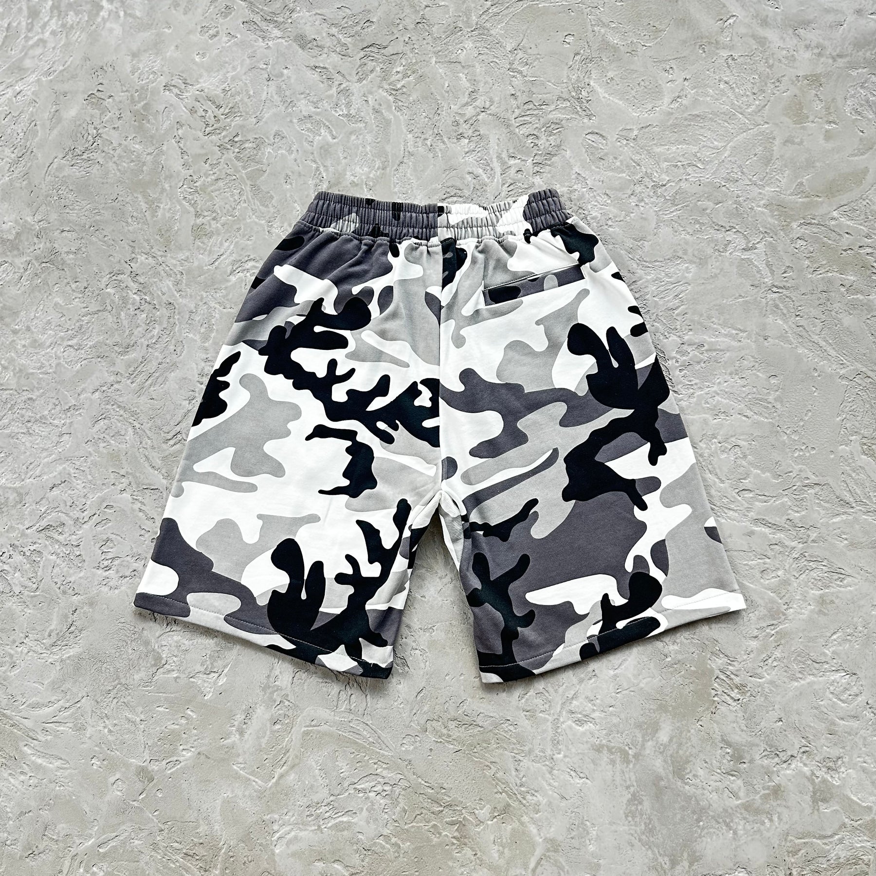 Conjunto Corteiz “Island Puff Print” (Artic Camo)