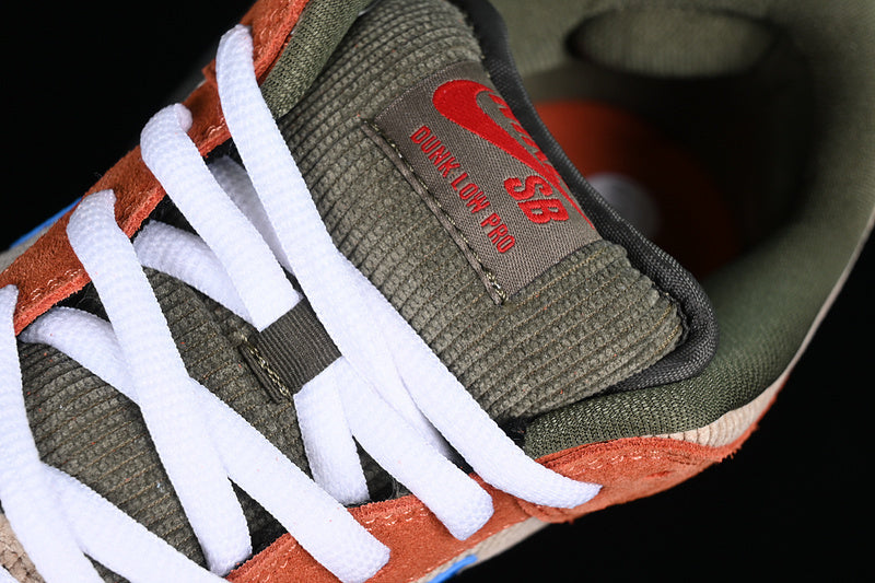 Dunk “Corduroy Dusty Peach”