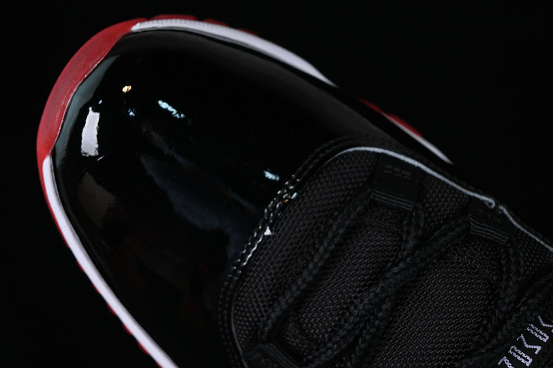 Air Jordan 11 ”Playoffs Bred”