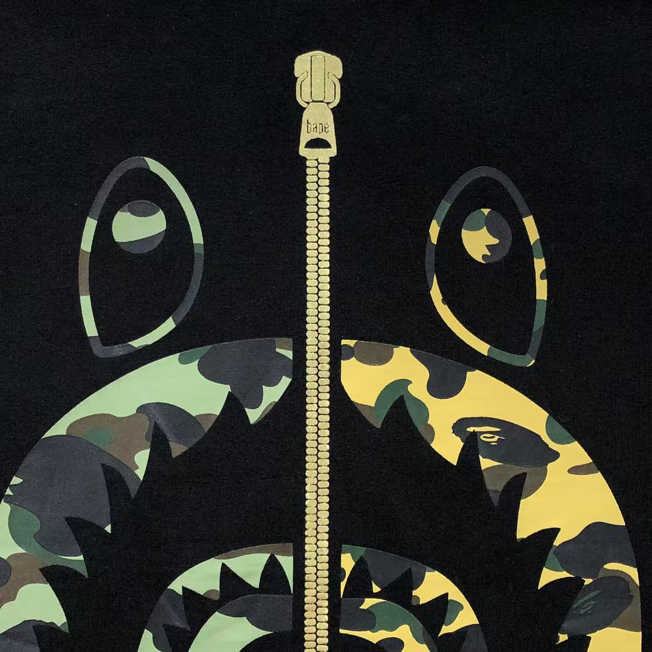 Camisa Bape “Camo Shark”