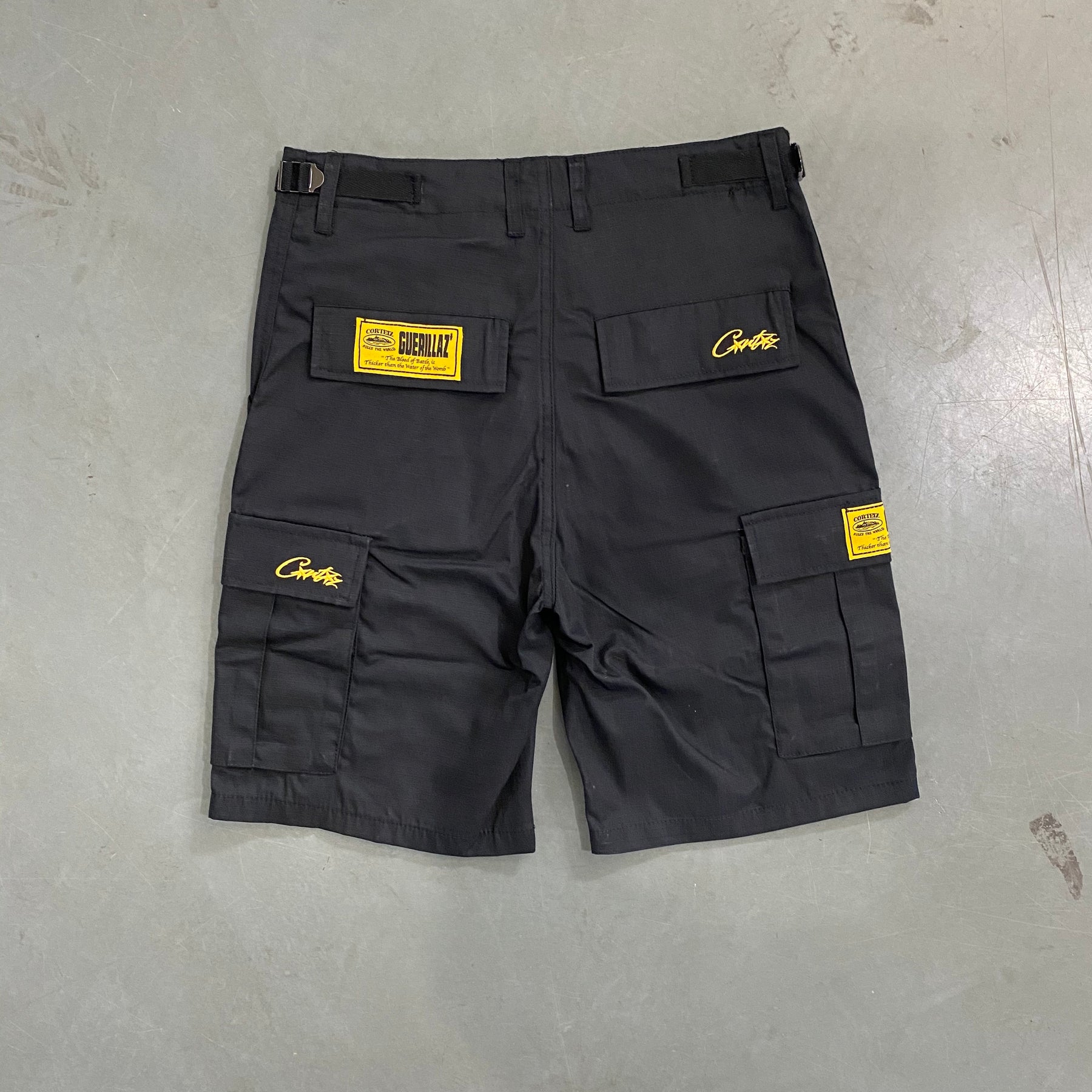 Shorts Corteiz “Mula Guerilla” ( Preto Com Amarelo )