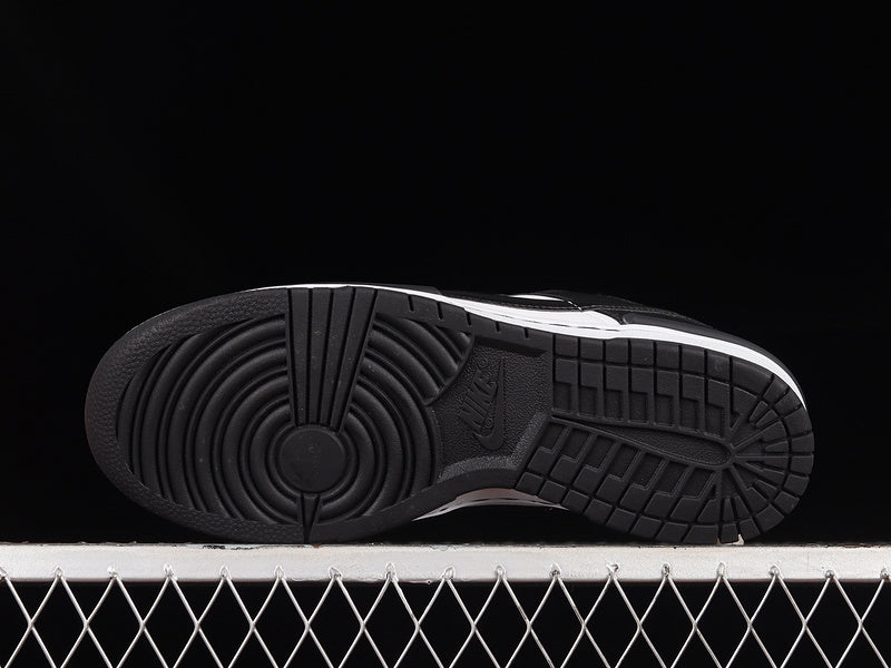 Dunk “Black White”