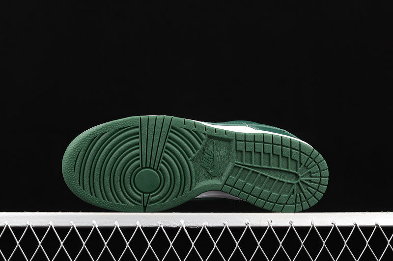 Dunk “Michigan State”