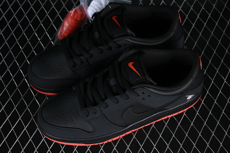 Dunk “Pigeon Black”