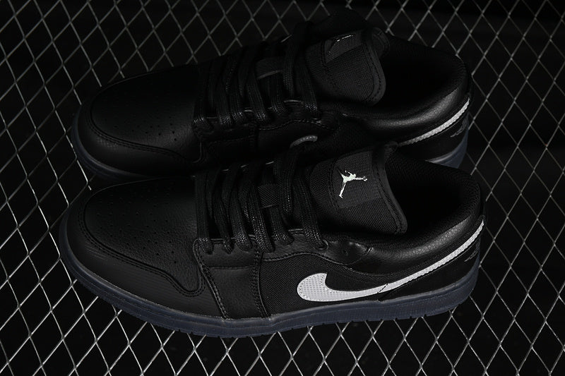 Air Jordan 1 Low “Metalic Silver”