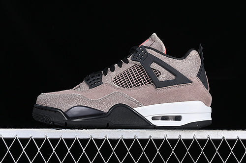 Air jordan 4 “Taupe Haze”