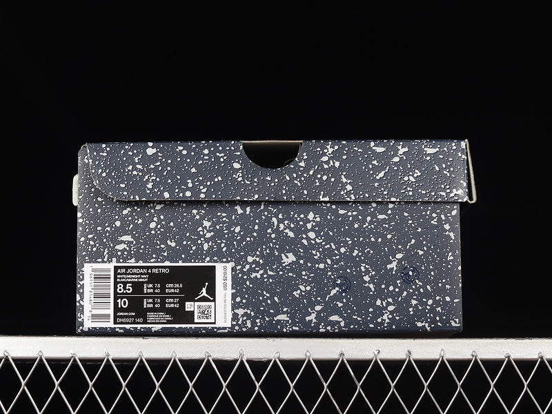 Jordan 4 “Midnight Navy”