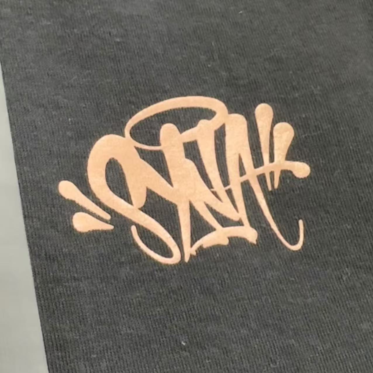 Conjunto Syna World x Nike