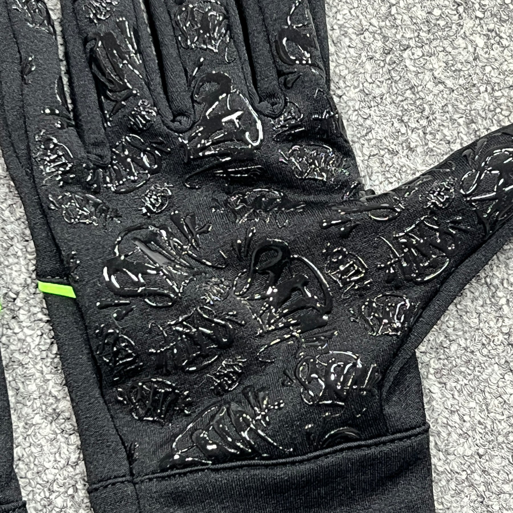 Luva Syna World ( Preta )