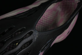 Yeezy Foam Runner “MX Carbon”