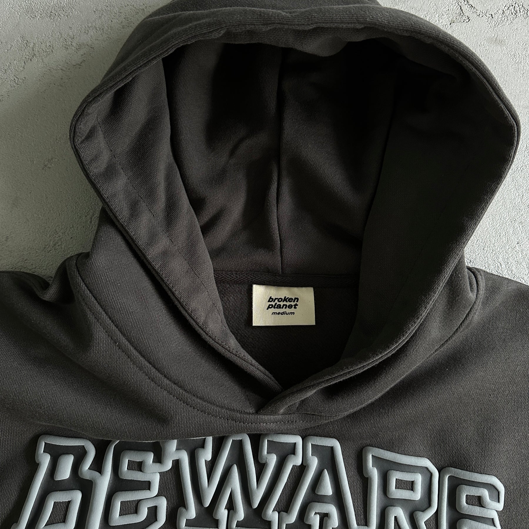 Conjunto Broken Planet “Beware Soot”