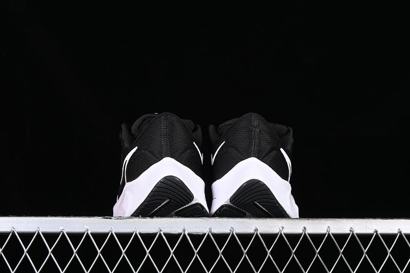 Air Zoom Pegasus 38 “White Black”