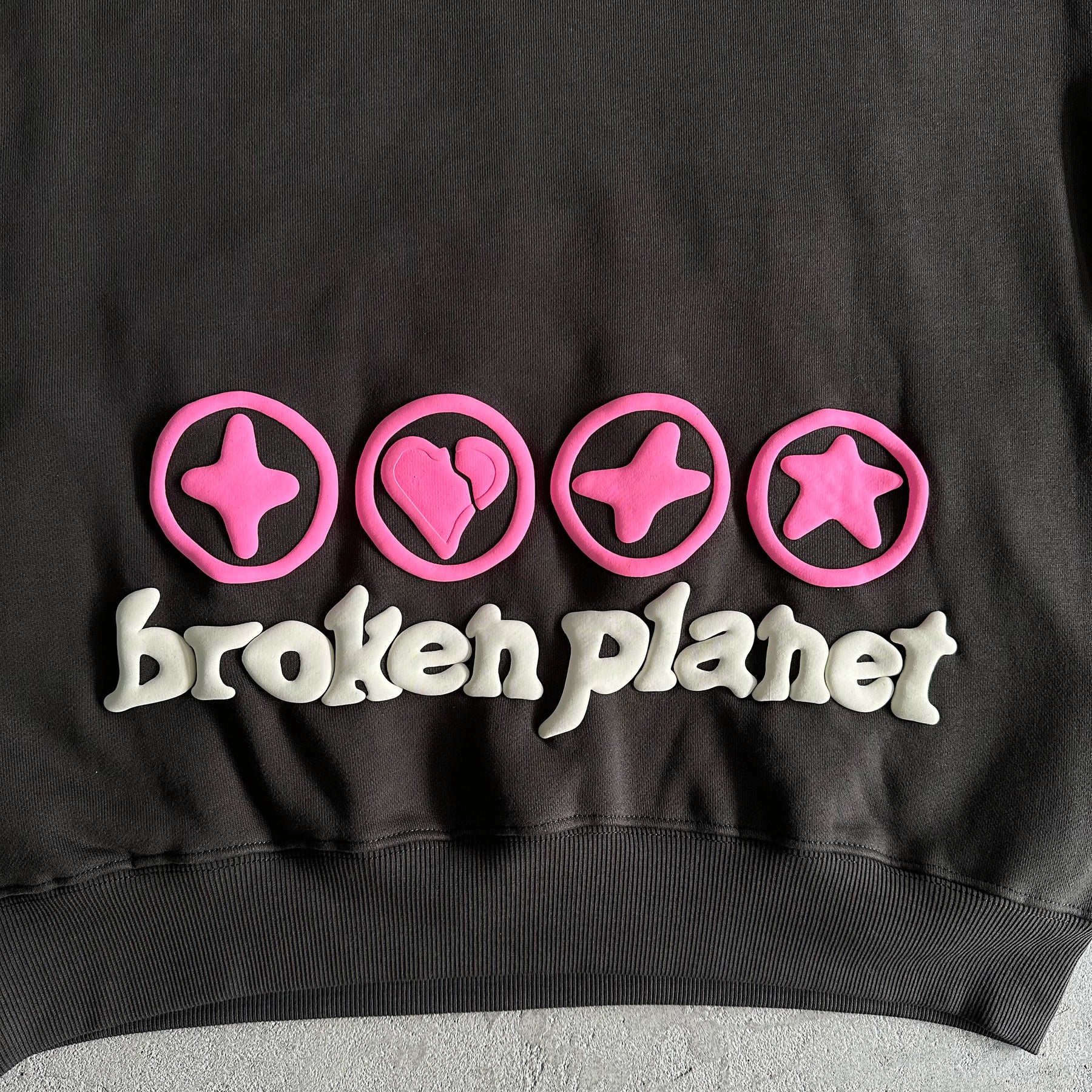 Moletom Broken Planet “Hearts are made to be Broken”