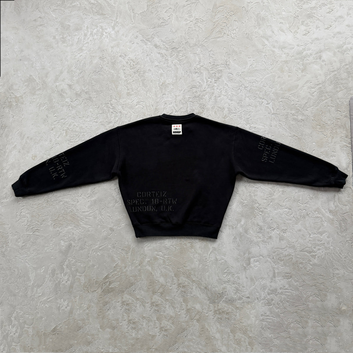 Conjunto Corteiz “HMP Stencil Crewneck” ( Preto )