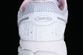 Vomero 5 “Metalic Silver"