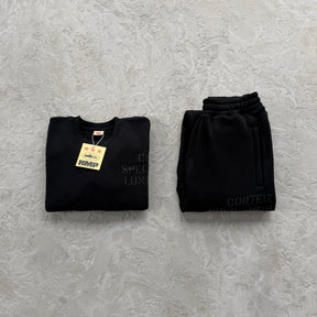 Conjunto Corteiz “HMP Stencil Crewneck” ( Preto )