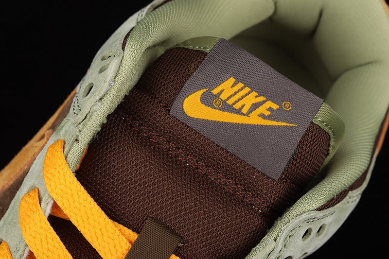 Dunk “Dusty Olive”