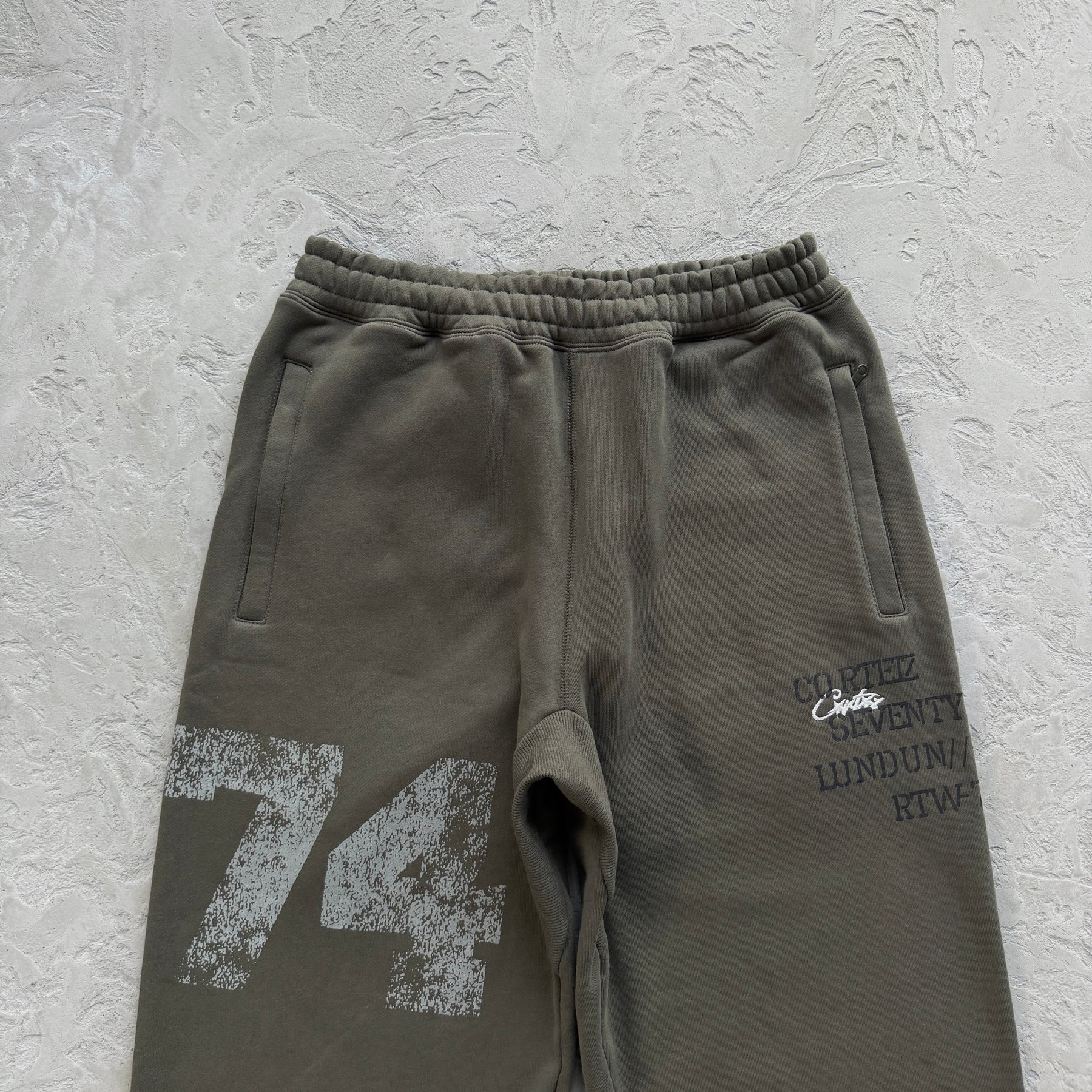 Conjunto Corteiz “74 & Cor Urban”