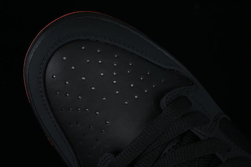 Dunk “Pigeon Black”