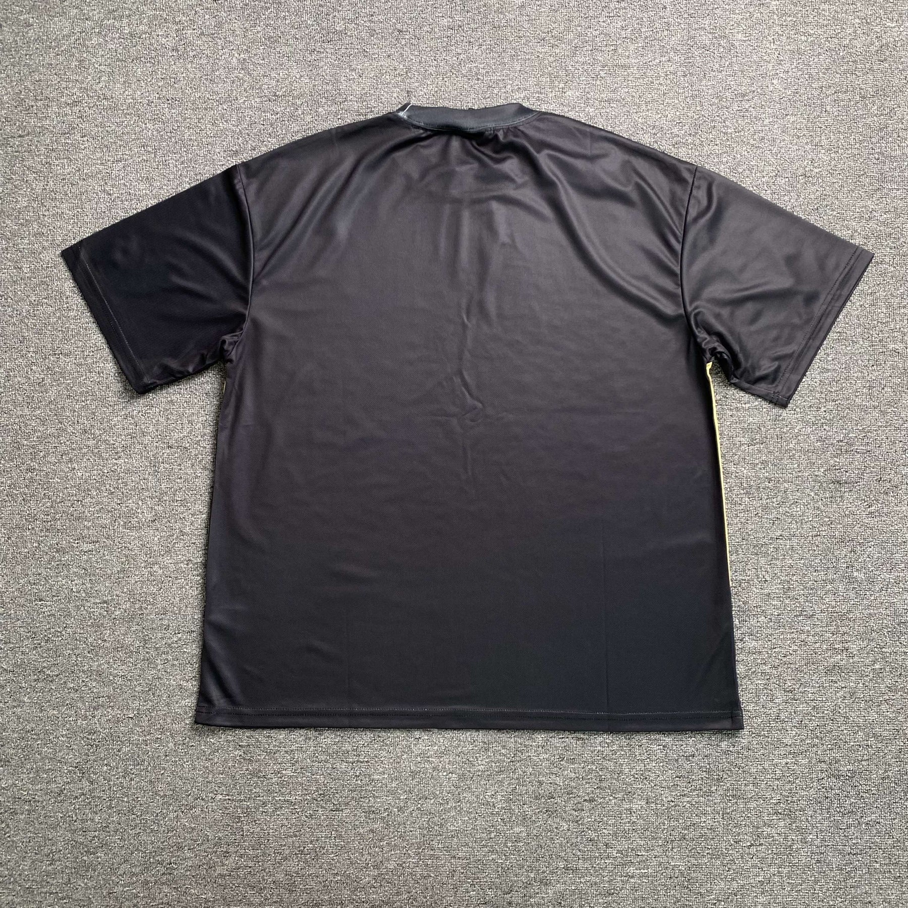 Camisa Corteiz “Pirate Radio”