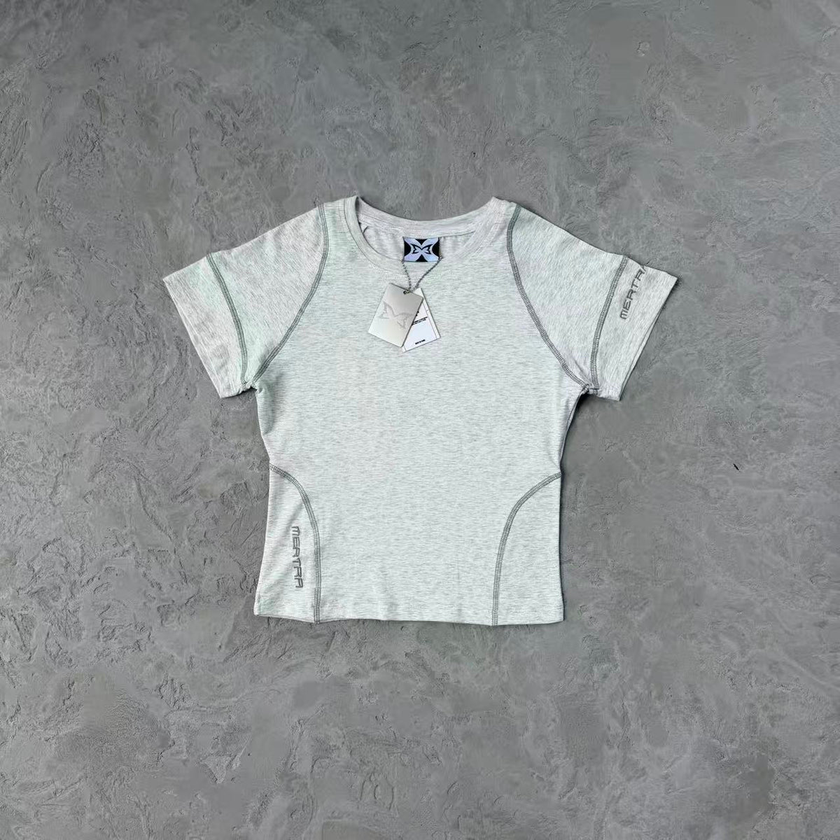Camisa Mertra Femenina “Baby tee”