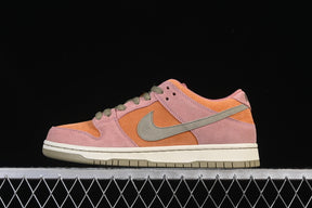 Dunk “Red Stardust”