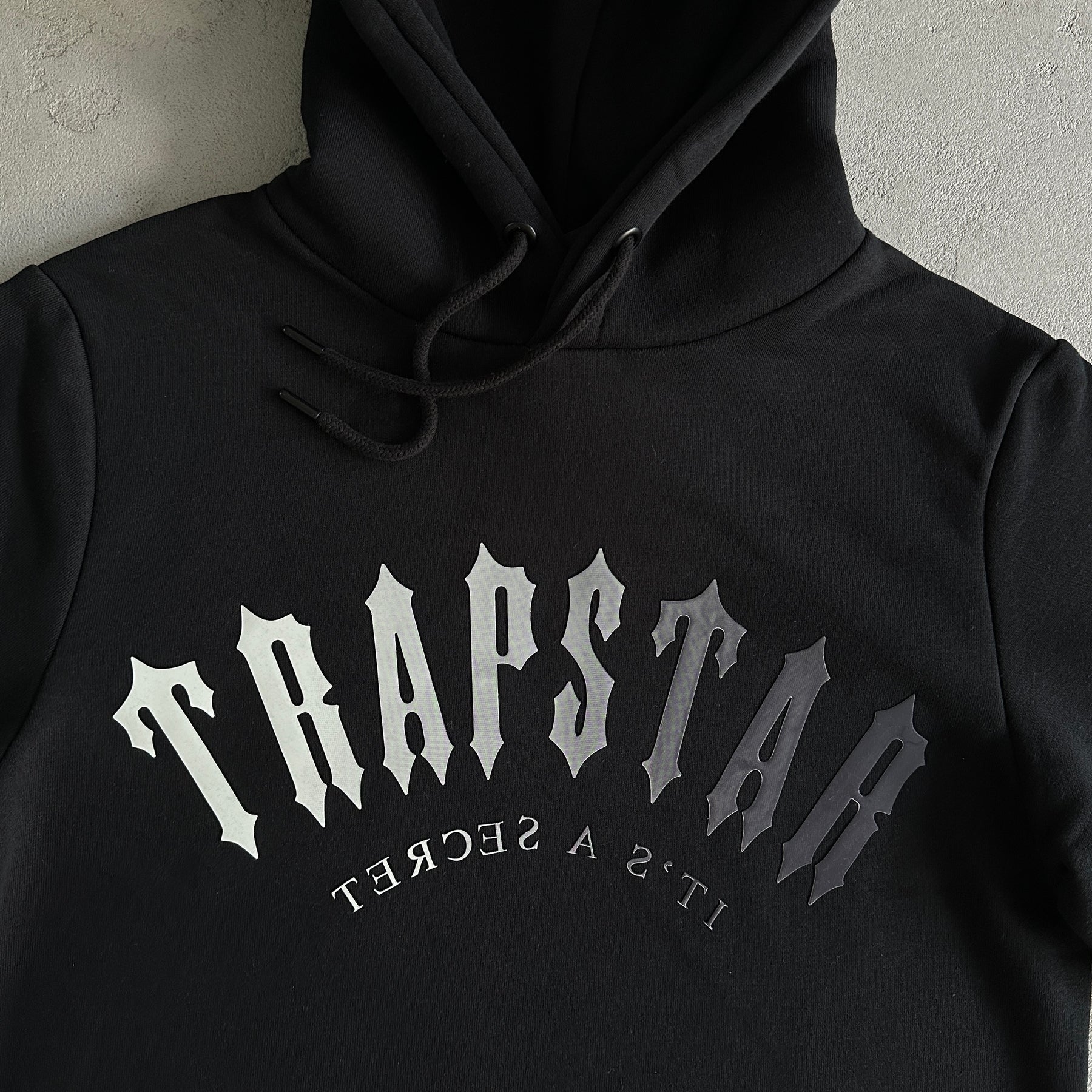 Conjunto Trapstar “Gradient Arch” ( Cinza com Preto )