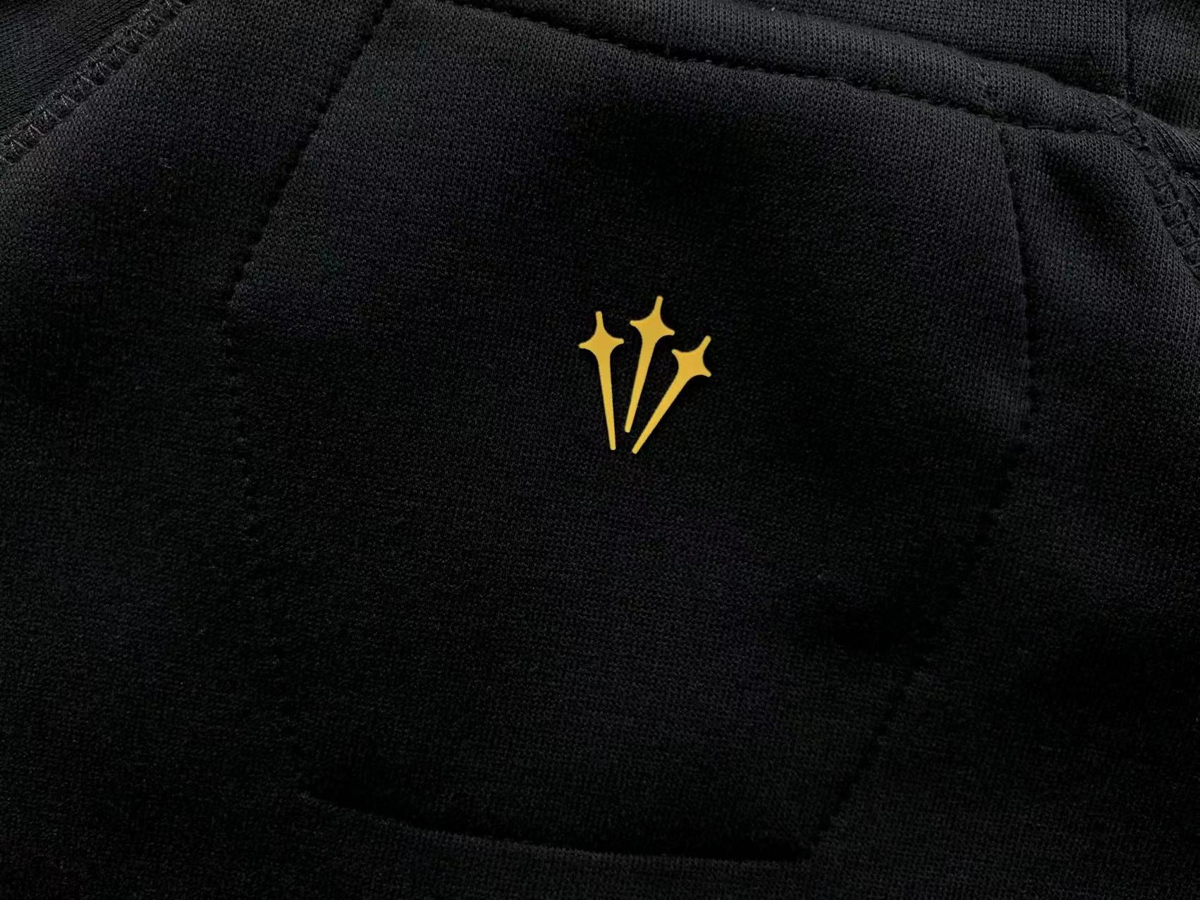 Conjunto Nocta x Nike Tech Fleece “Black Gold”