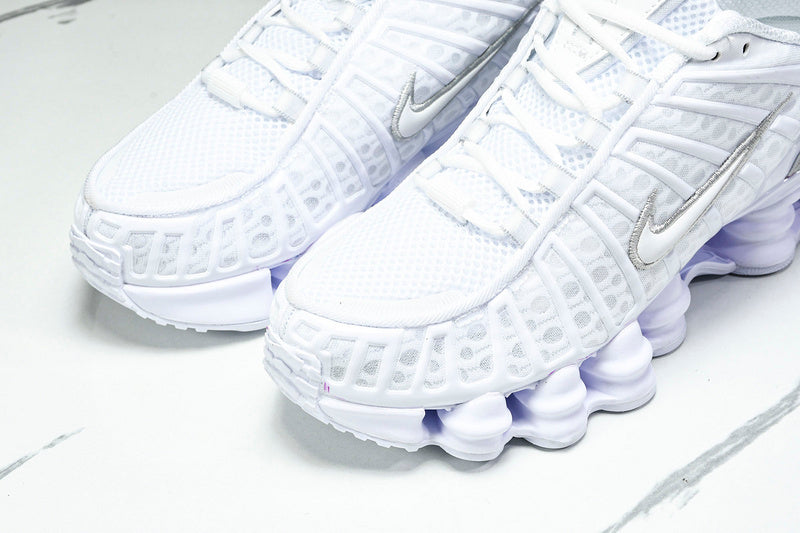 Nike Shox “White Silver”