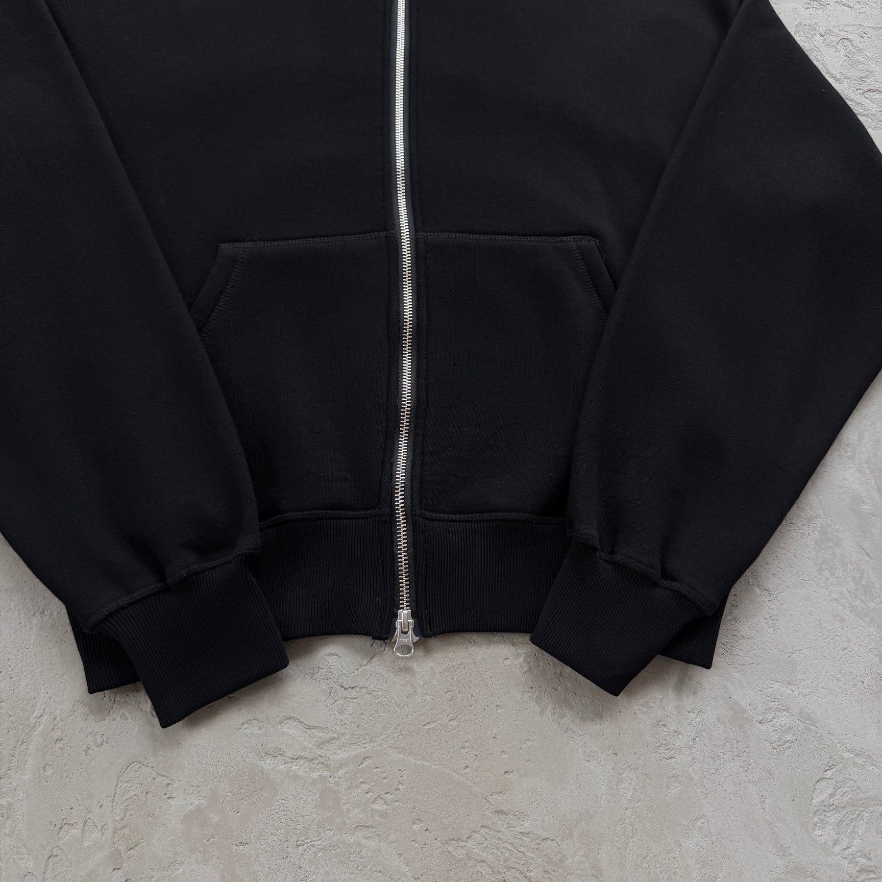 Moletom Corteiz “Lundun Stitch” ( Preto e Vermelho )