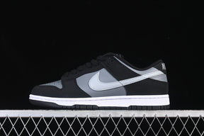 Dunk “Black Smoke Grey”