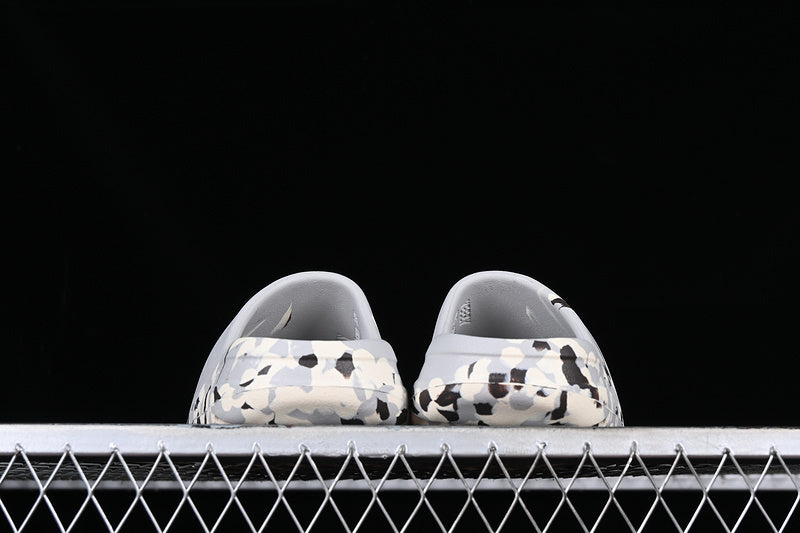 Yeezy Slide “MX Black”